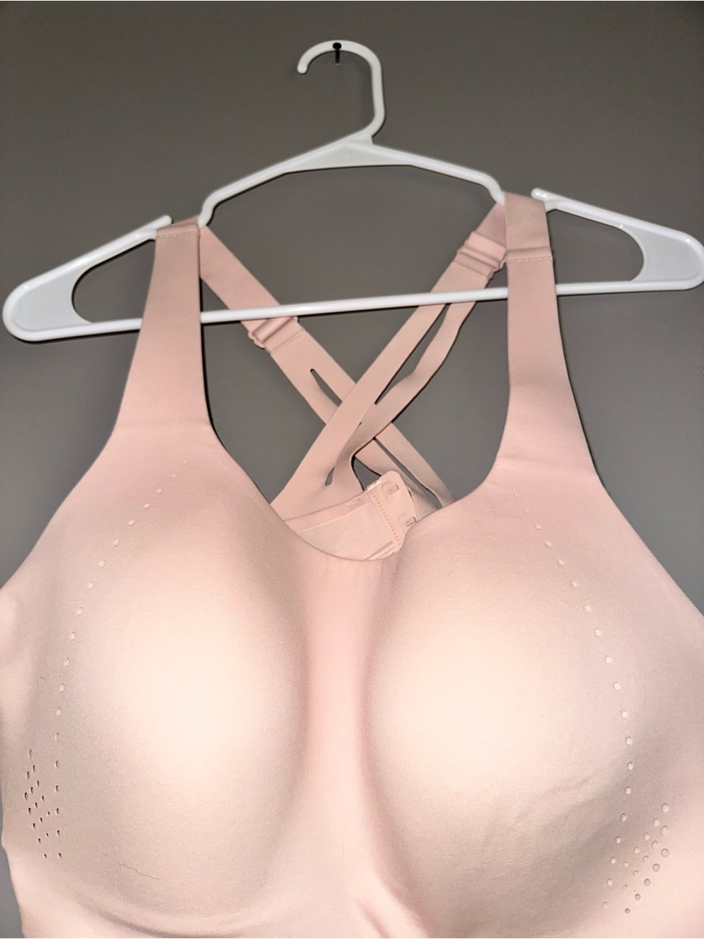 Light Pink lululemon AirSupport Seamless Cross-Back Comfort Bra